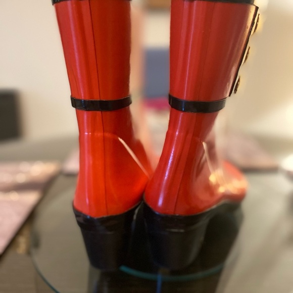 Kate Spade Red and Gold Winter Rain Boots with Glossy Finish - Picture 3 of 5
